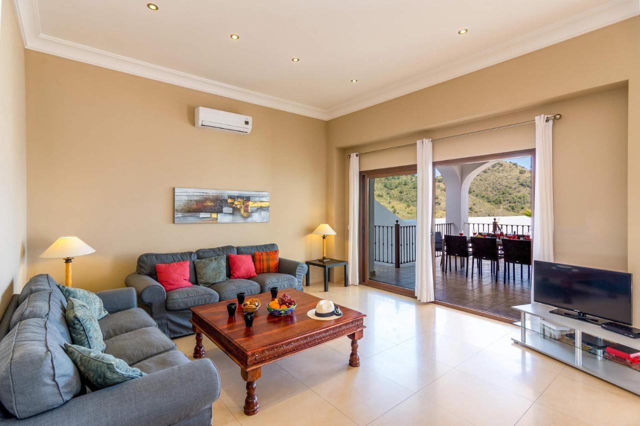 פריחיליאנה Nerja Paradise Rentals - Villa Cataleya מראה חיצוני תמונה